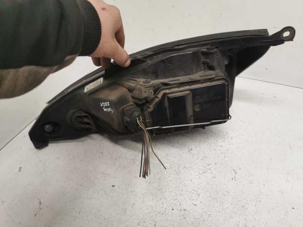 PHARE AVANT DROIT FORD FOCUS 2002-2004 - Vue 2